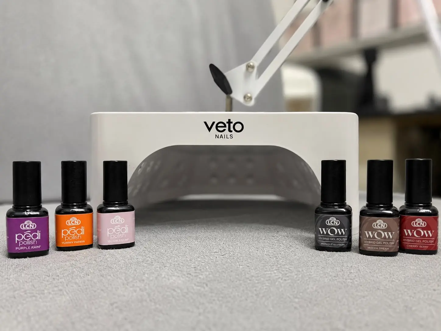 Carmens Beauty Nails – Veto Nails Station mit LCN Pedi Polish und WOW Hybrid Gel Polish