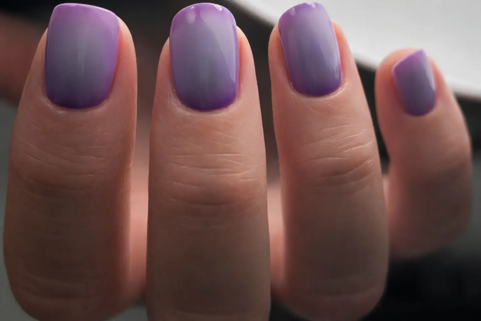 Shellac – perfekt lackierte Nägel in Lila